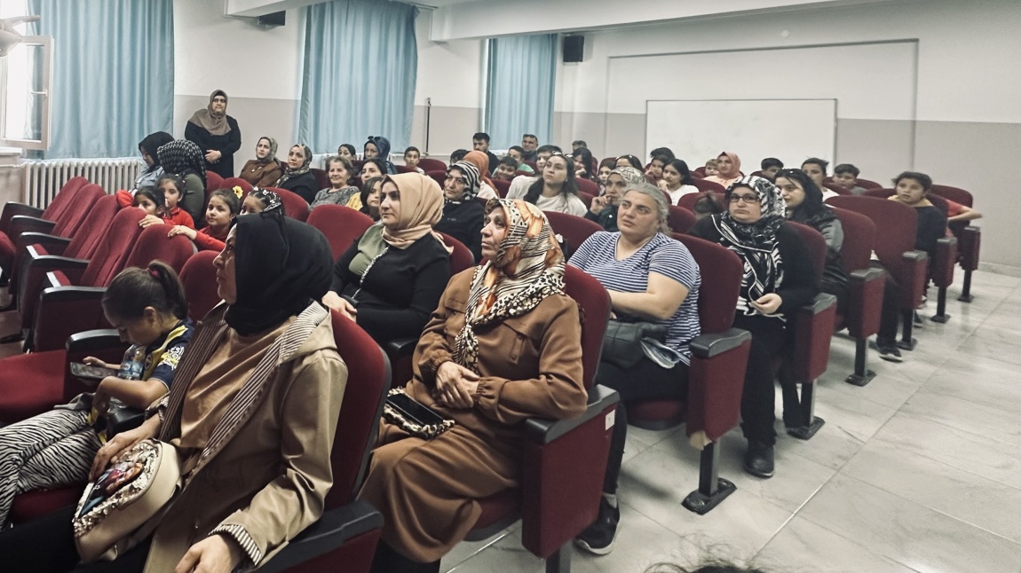 2025-2026 Eğitim-Öğretim Yılı Sene Başı Veli Toplantımızı Gerçekleştirdik. 